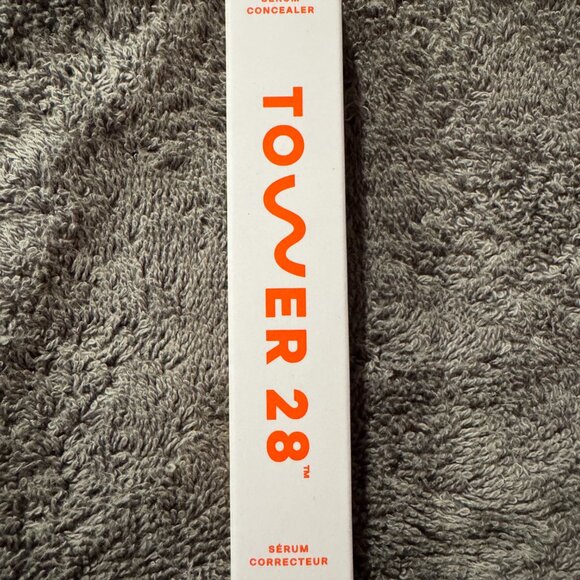 Tower 28 Beauty  Swipe All-Over Hydrating Serum Concealer, 4.0 DTLA - light with - Picture 2 of 4